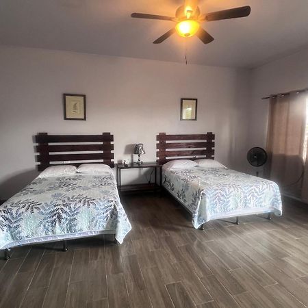Wally'S Place Естелі Екстер'єр фото