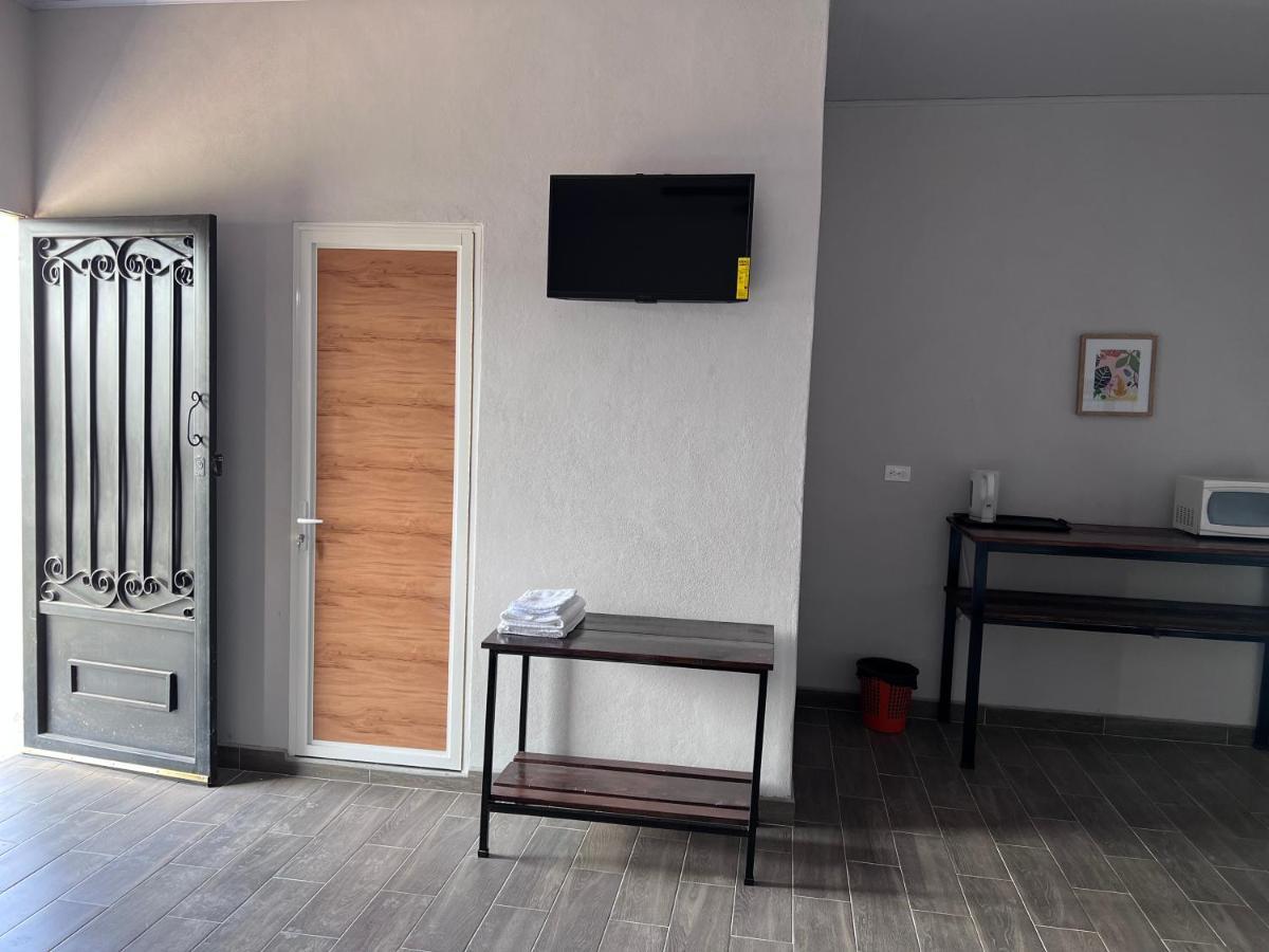 Wally'S Place Естелі Екстер'єр фото