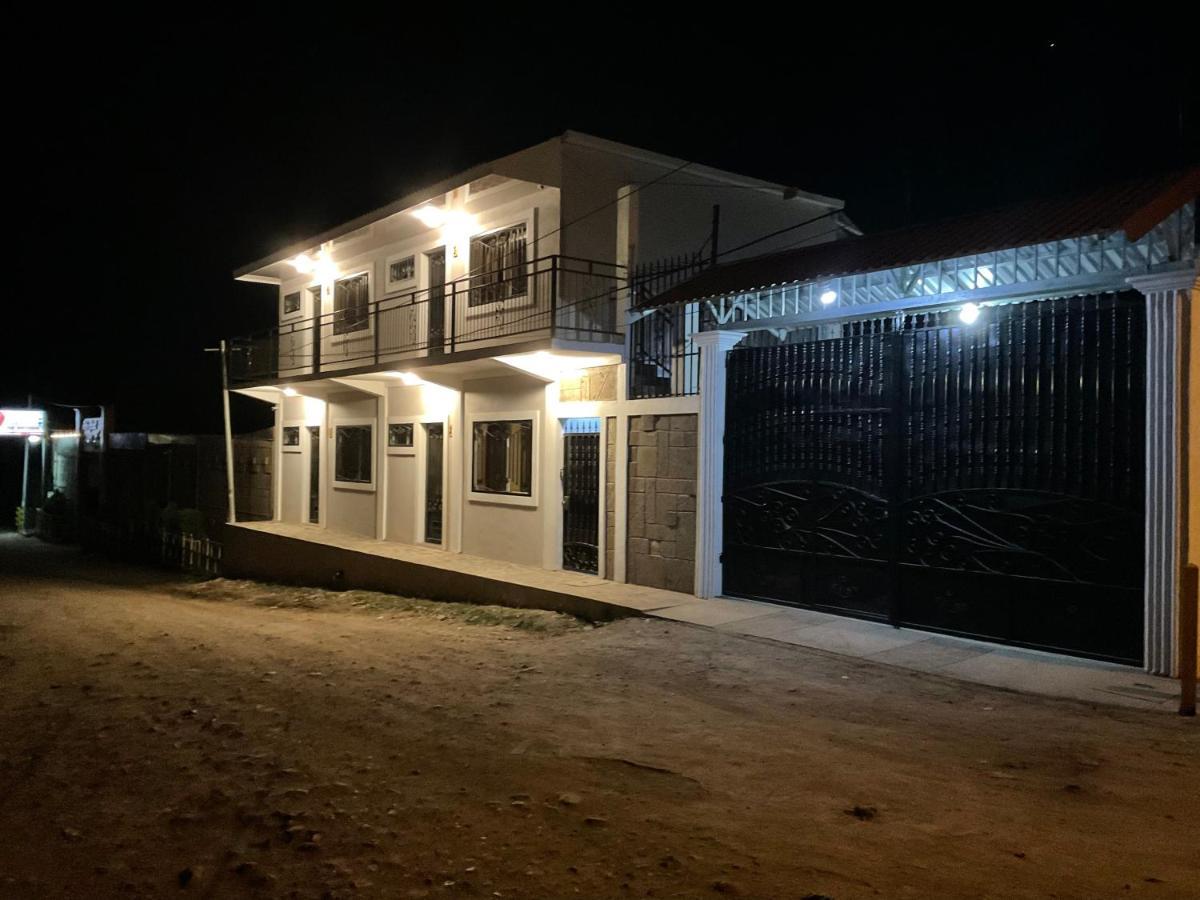 Wally'S Place Естелі Екстер'єр фото