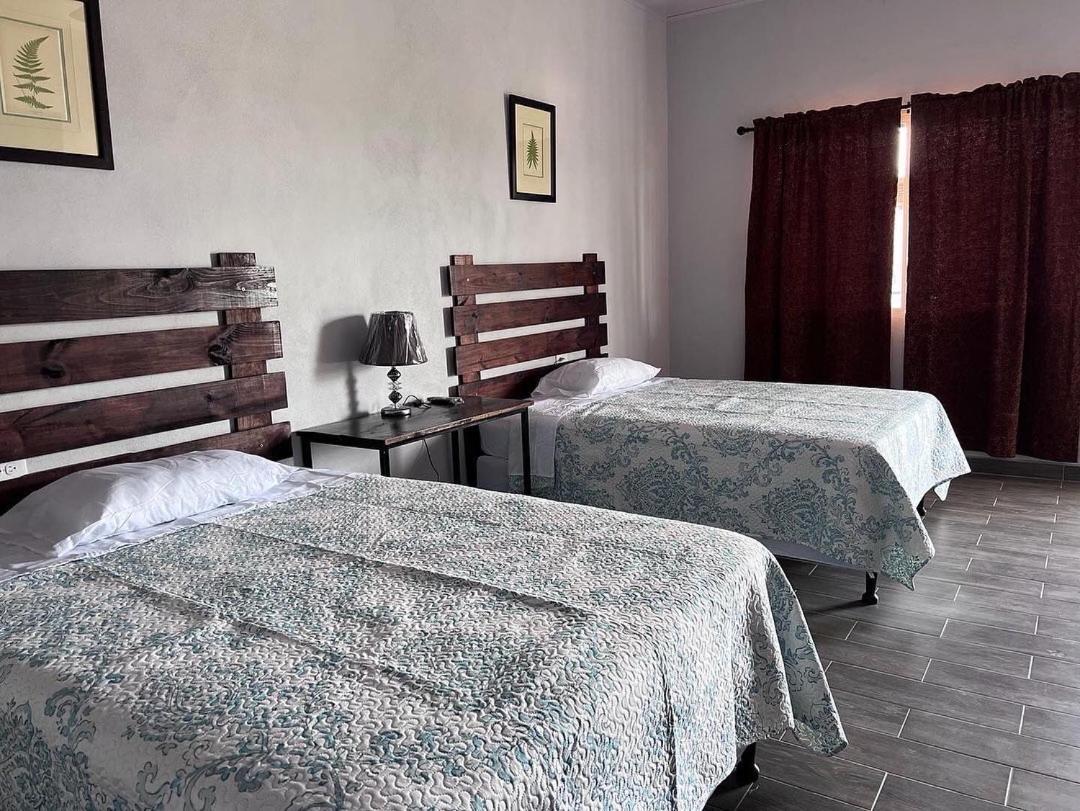 Wally'S Place Естелі Екстер'єр фото