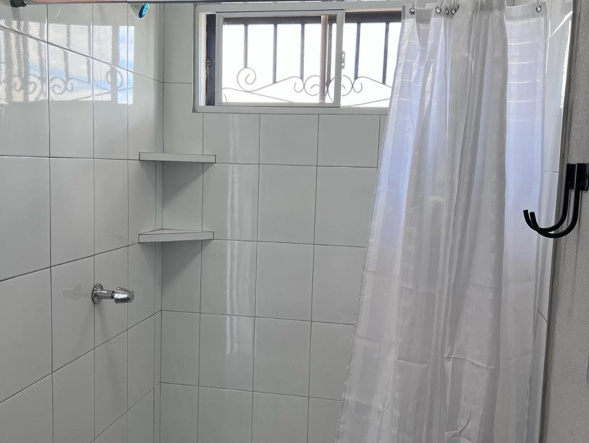 Wally'S Place Естелі Екстер'єр фото