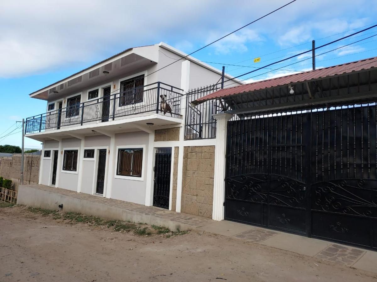Wally'S Place Естелі Екстер'єр фото