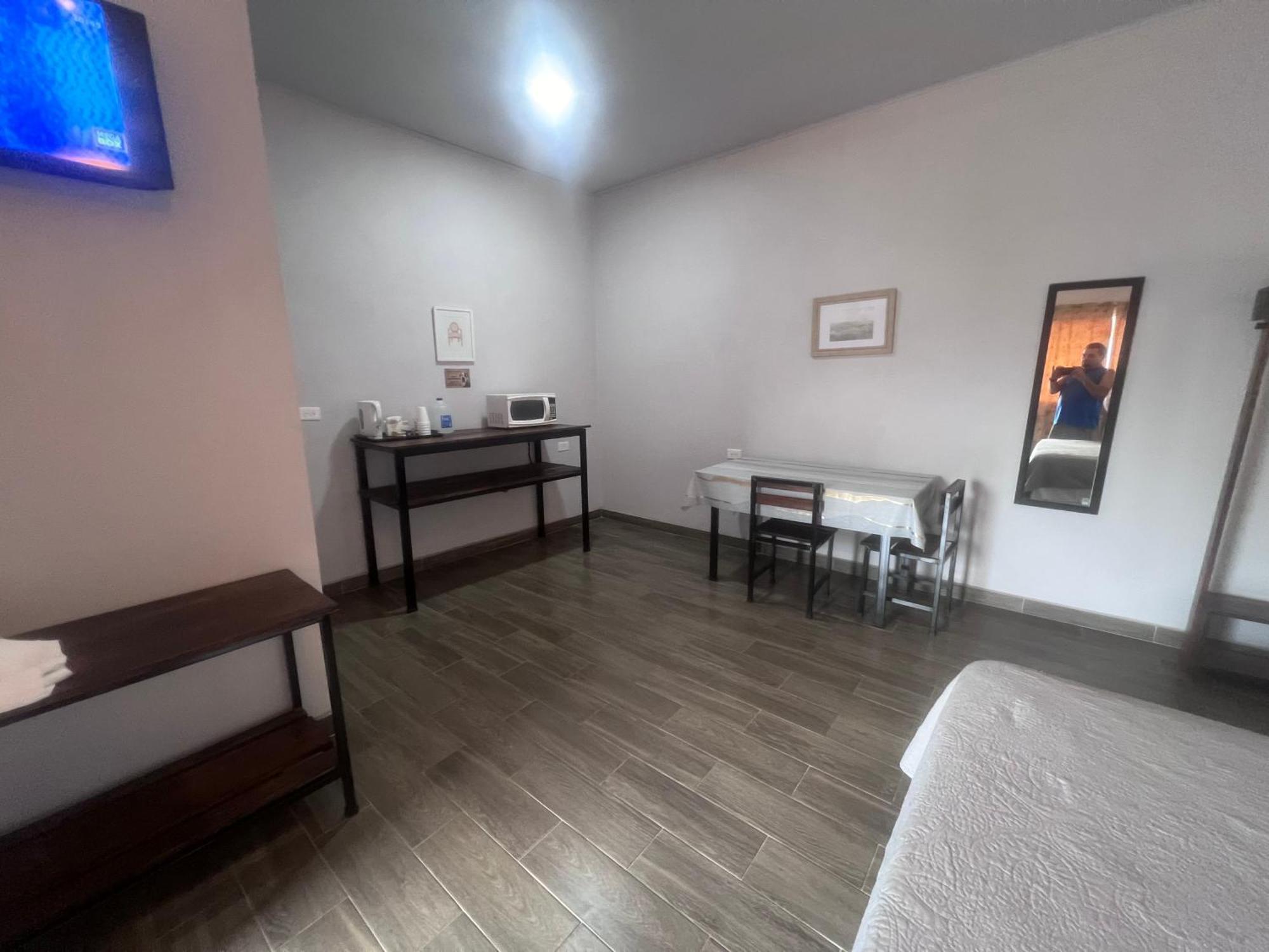 Wally'S Place Естелі Екстер'єр фото